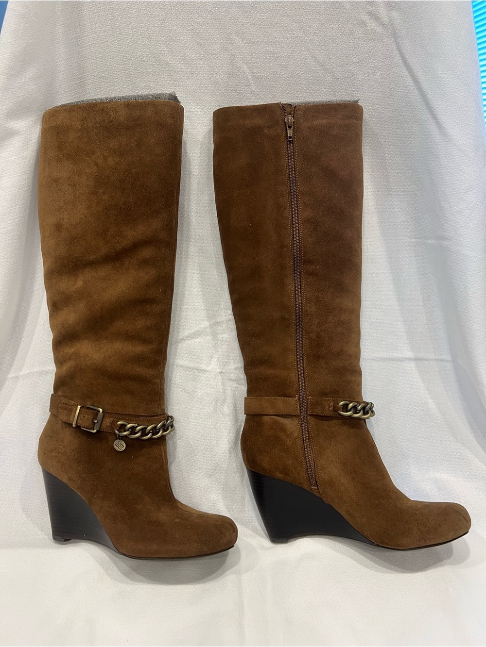 BCBG "MERRYL" Suede Chain Wedge Boots Cognac 8.5B